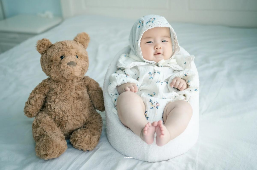 湛江宝宝吃不饱母乳的症状